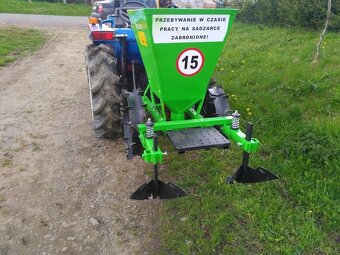 Nový sazeč brambor - 2