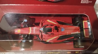 Model Ferrari SF-24 na ovládání - 2