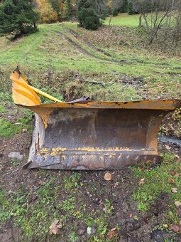 Prodám predný šipovy pluh na sních - 2