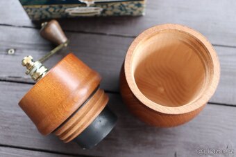 Ruční mlýnek na kávu Lodos Buclák - 2