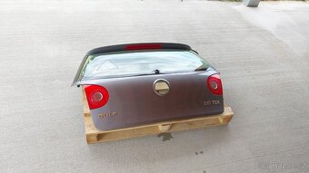 Volkswagen Golf 5 – Dveře kufru LA7T šedá - 2