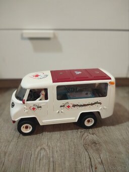 Schleich sanitka a příslušenství - 2