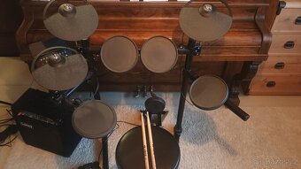 Elektrické bicí Yamaha DTX450K + kombo Laney AH40 + přísluše - 2