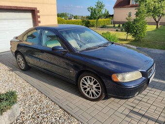 Volvo S60 D5 2.4 136 kW man 2005 na díly - 2