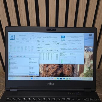 26) Fujitsu Lifebook U748 - i5-8250U / 16GB RAM / 512GB / Wi - 2