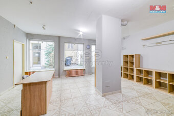 Pronájem obchodu 31m2 Mariánské Lázně, ulice Hlavní třída - 2