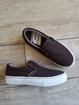 N.O.V.É plátěné tenisky Skechers, vel.33 - 2