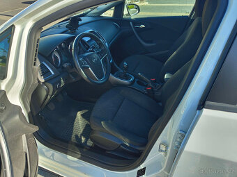 ASTRA SPORTS TOURER 1.6 Benzín - První majitel - 2