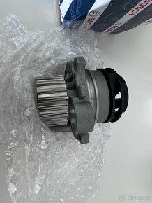 Octavie 1 vodní pumpa - 2