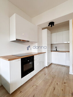 Pronájem bytu 2+kk, 56m2 + balkon 15m2, ul. Hartigova, Praha - 2