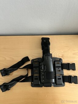 Stehenní pouzdro na zbraň CZ 75D compact, pravák, zn. DASTA - 2