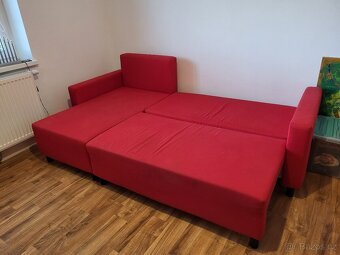 Ikea rozkládací rohová pohovka v červené barvě - 2