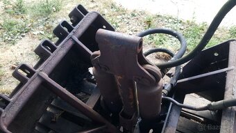 Hydraulický drapák na UNHZ 500 - 2