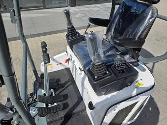 Minibagr XTM X15 bez kabiny - 2