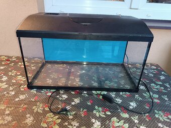 Akvárium včetně vybavení - 2