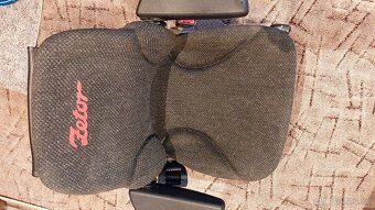 Prodám novou sedačku ZETOR - 2