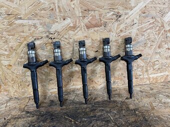 VSTŘIKOVAČE 3.0 CDTI OPEL,RENAULT,SAAB 8-97239161-7 Denso - 2