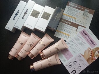 Essens a Farmasi kosmetika aj., Šperky - 2