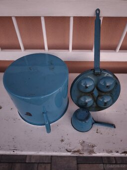 Smaltovaný set nádobí - 2