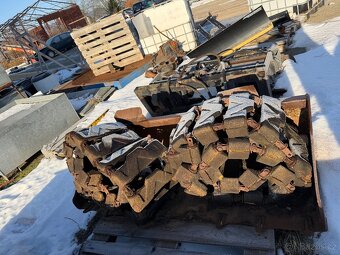 Pasy na smykovy nakladac - 2