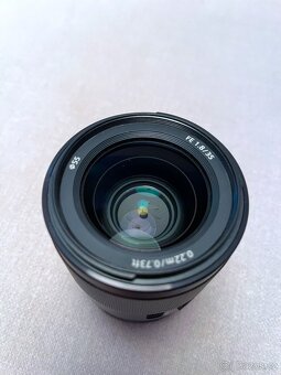 Objektiv Sony FE 35mm f/1.8 - 2