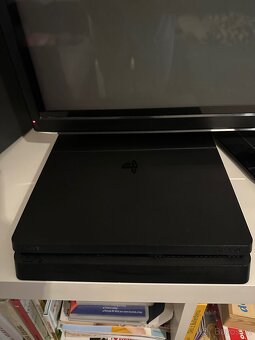 Ps4 500GB+hry - 2