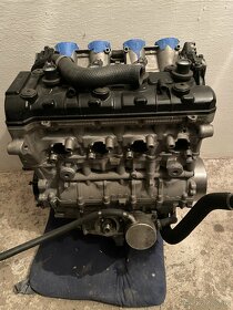 Suzuki GSX-R 600 K4/K5 - 2