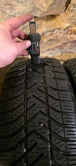 195/65/15 Pirelli - zimní - pošlu poštou -  425. - 2