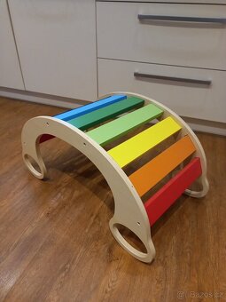 Montessori houpačka - duhová - 2