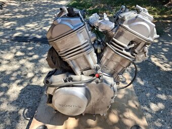 Honda Transalp 650, MOTOR - 2