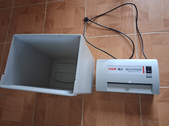 Prodám skartovačku 120 W. - 2