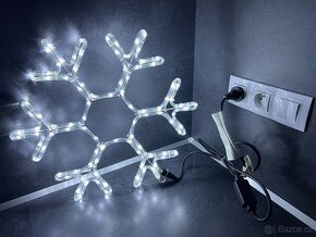 Vánoční svítící LED vločka - 2