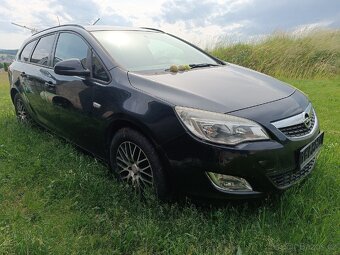 Prodám díly z Opel Astra sportourer combi - 2