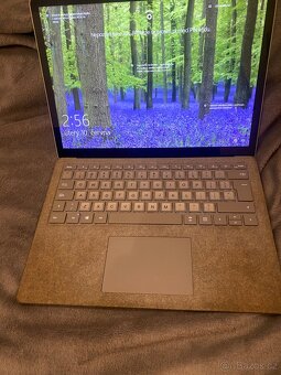 ModelSurface Laptop - 2