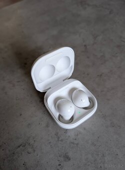 Samsung Galaxy Buds2 bílé/white - 2