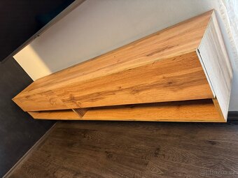 Skříňka pod TV - 2