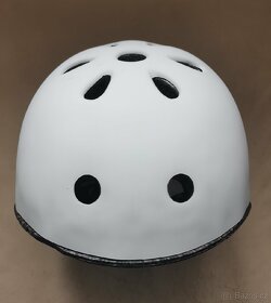 Vynikající dětská přilba na inline brusle, skate... - 2