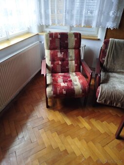 Křesla, gauč a taburetky - 2