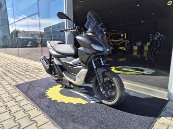 Aprilia SR GT 200 - 2