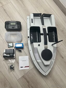 Zavážecí loďka 4 komorová s GPS - 2