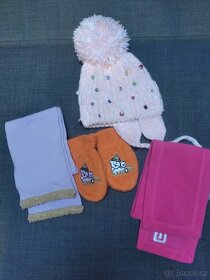 Čepičky, klobouček, šála a rukavice - 2