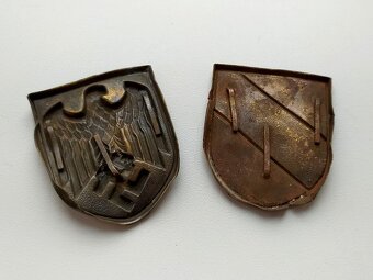 Originál znaky klobouk Afrikakoprs DAK helma přilba - 2