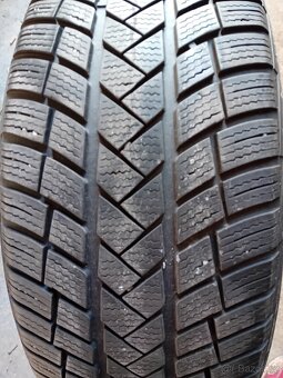 Prodám Sadu pneu 235/45/18 Zimni - 2