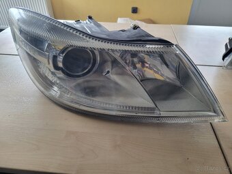 Přední světla xenony Octavia 2 Facelift - 2