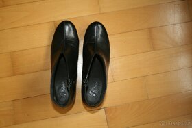 Prodám dámské černé kožené boty BAŤA vel.39 - 2