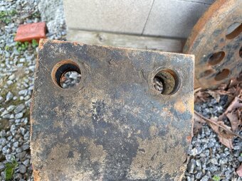 Prodám závěs na zetor - 2