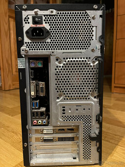 Acer Aspire M1610 počítač - 2