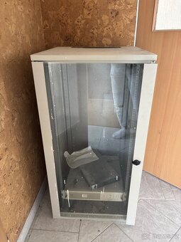 Serverová skříň 115x 60cm - 2