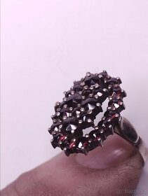 Starožitný prsten s českými granáty - 2