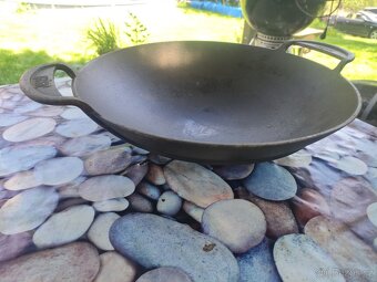 Litinový wok Weber - 2